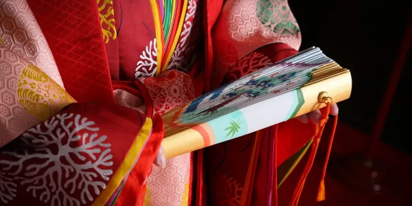 衣紋道コース(十二単)のサムネイル